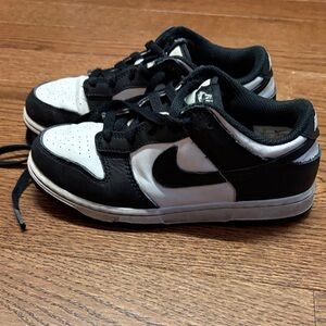 Nike Kids Black and White Dunks Sz 2